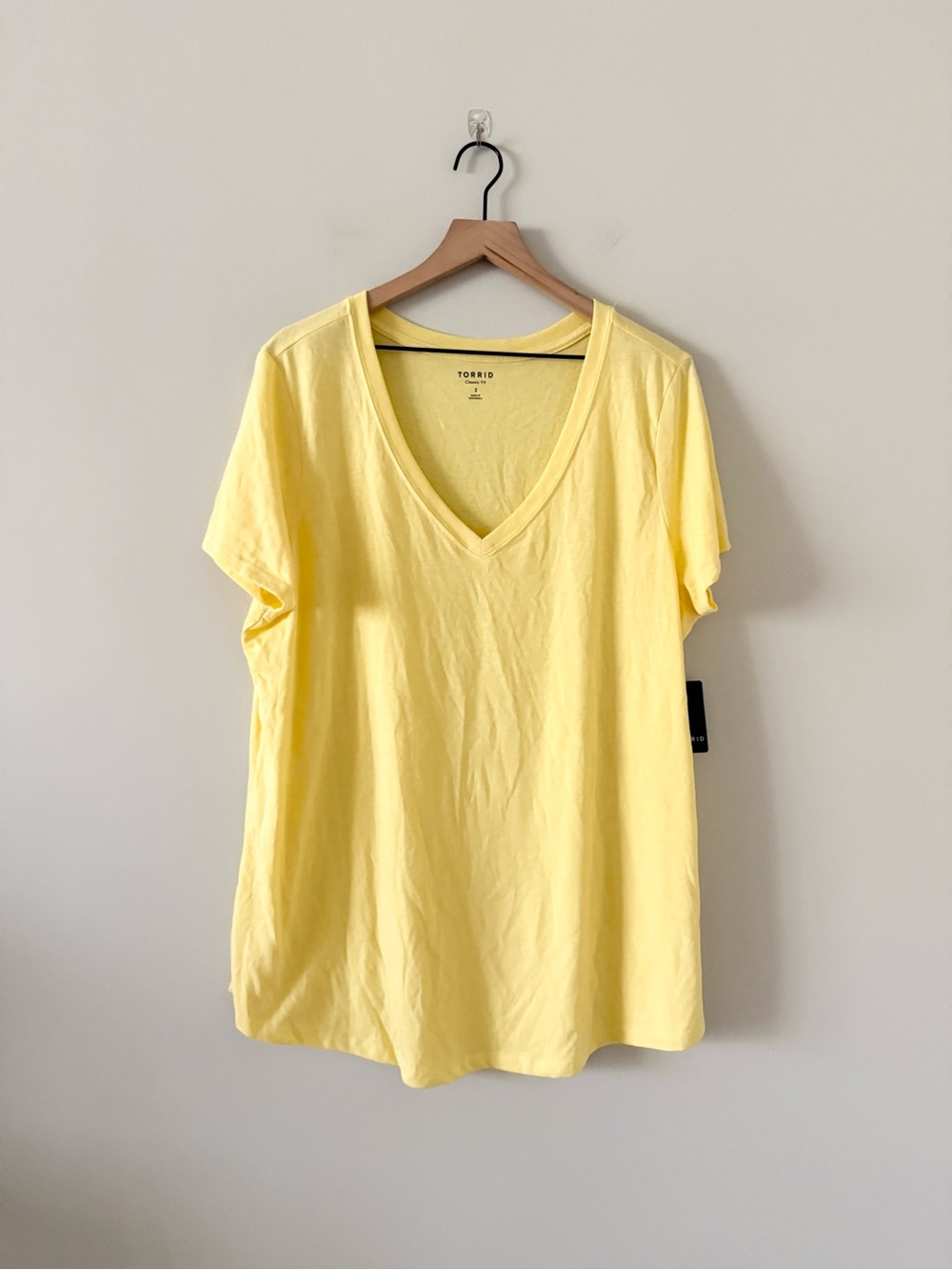 NWT Torrid Yellow V-Neck Classic Fit Short Sleeve Top Size 2 or XXL